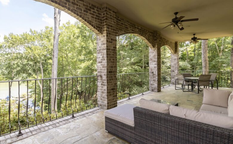 Pickwick Lakefront Luxury - Savannah, Tennessee