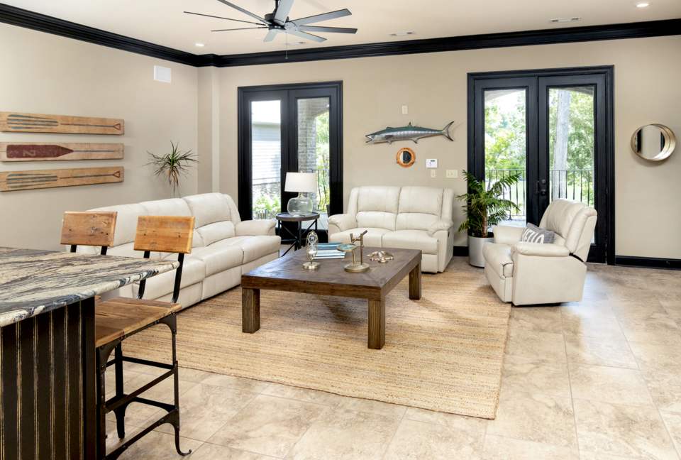 Pickwick Lakefront Luxury - Savannah, Tennessee