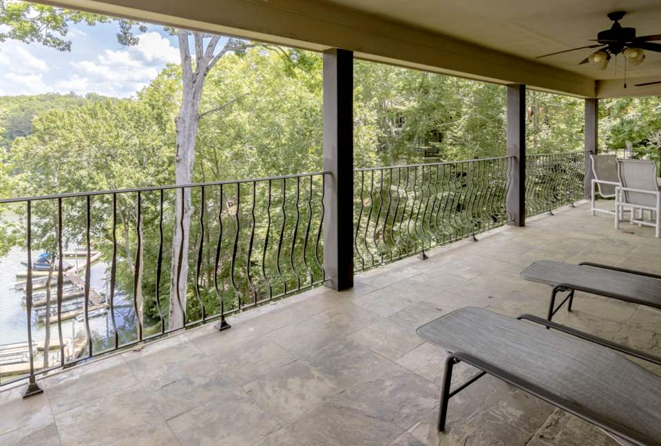 Pickwick Lakefront Luxury - Savannah, Tennessee