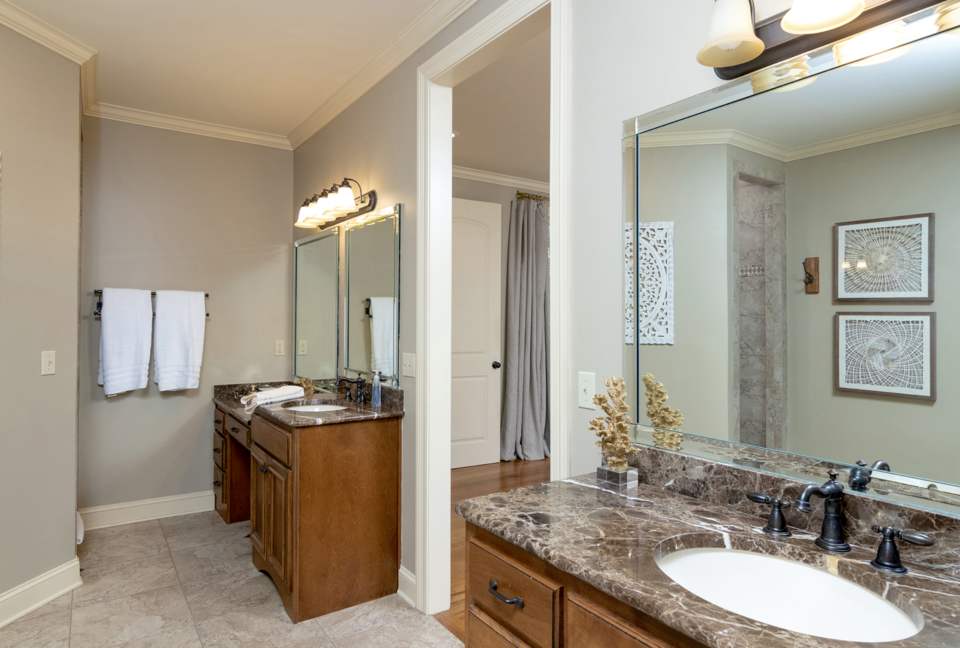 Pickwick Lakefront Luxury - Savannah, Tennessee