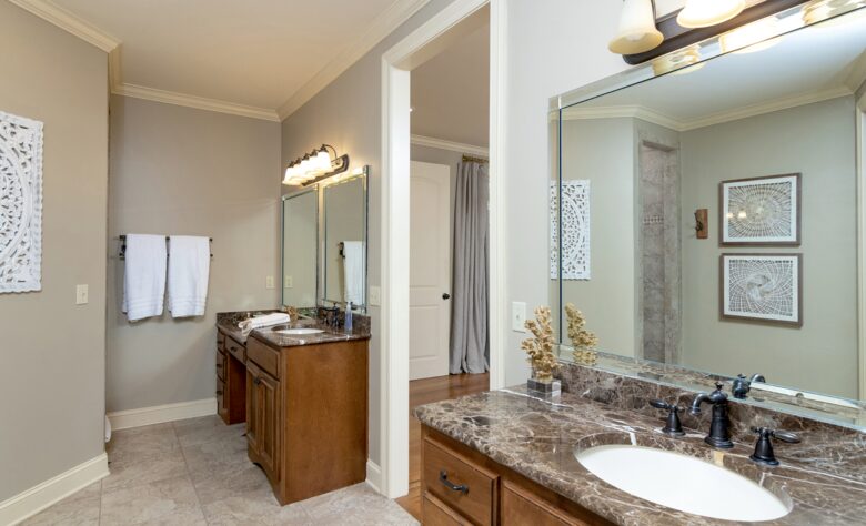 Pickwick Lakefront Luxury - Savannah, Tennessee