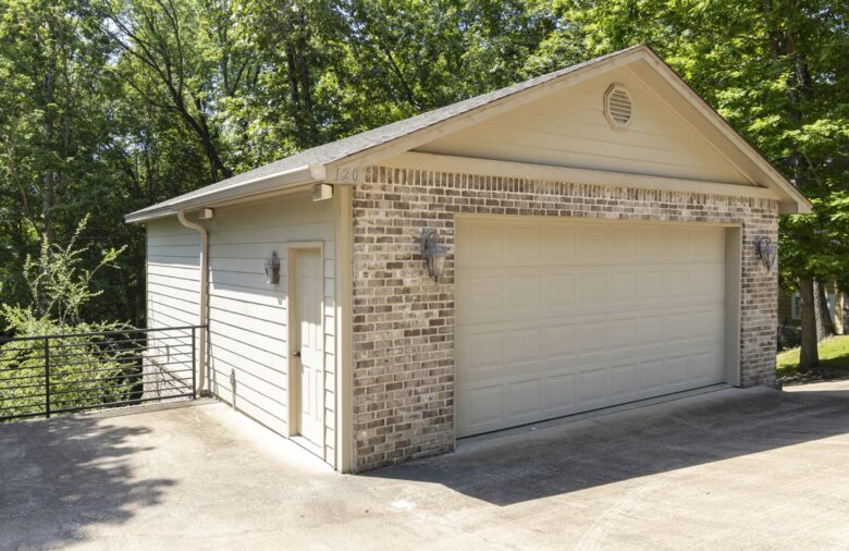 Pickwick Lakefront Luxury - Savannah, Tennessee