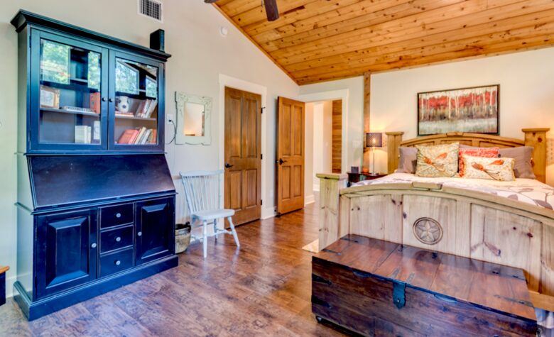 Bedroom 3 "Stargazer" - Queen bed