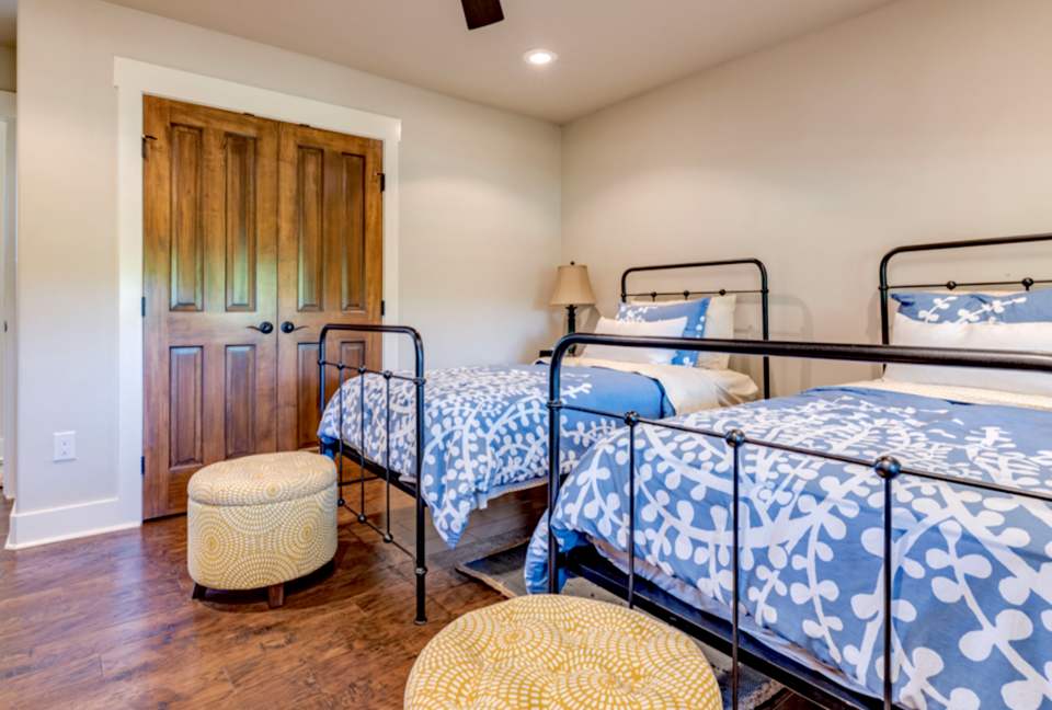 Bedroom #2 "Drifter" - 2 twin beds