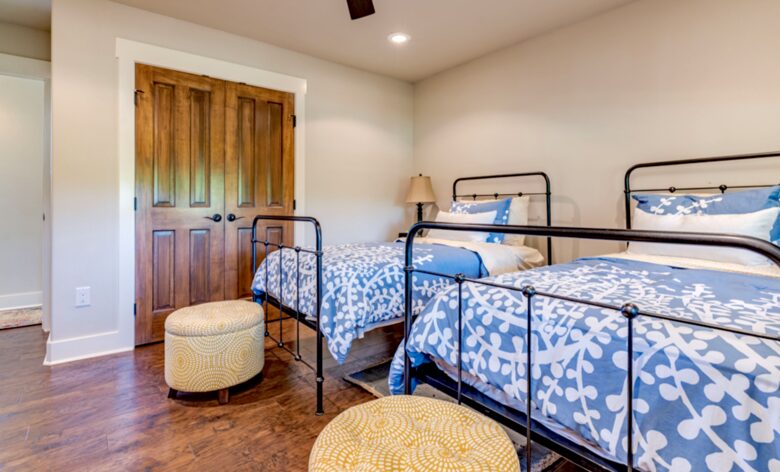 Bedroom #2 "Drifter" - 2 twin beds