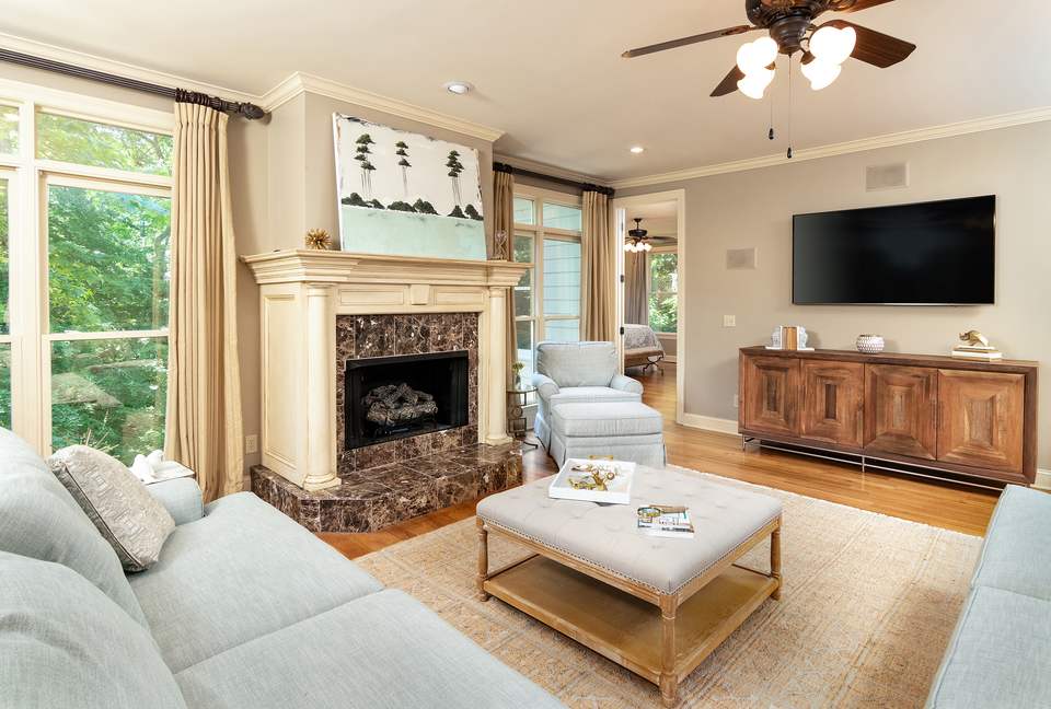 Pickwick Lakefront Luxury - Savannah, Tennessee