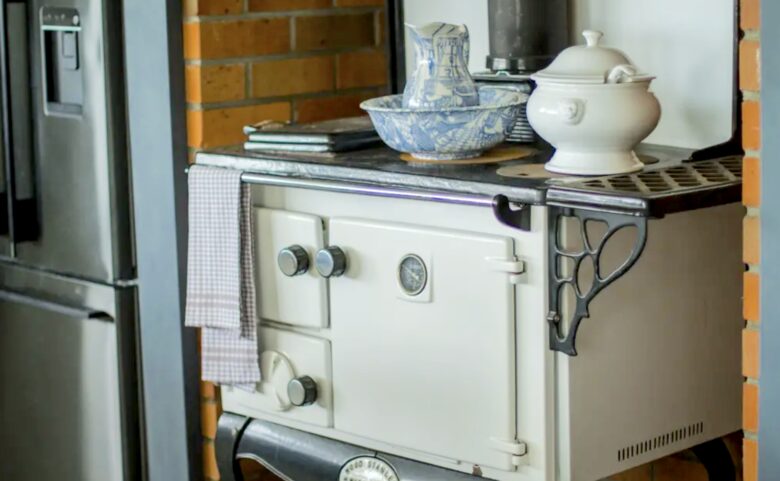 Hololio House - Historic Homestead at Clevedon Polo Club - Auckland, New Zealand