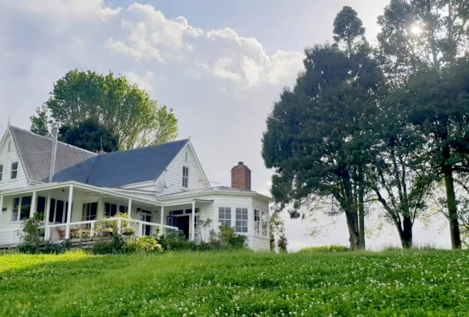 Hololio House - Historic Homestead at Clevedon Polo Club - Auckland, New Zealand