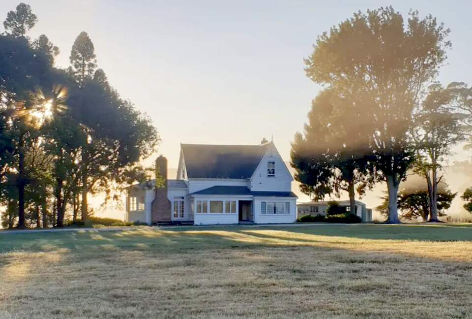 Hololio House - Historic Homestead at Clevedon Polo Club - Auckland, New Zealand