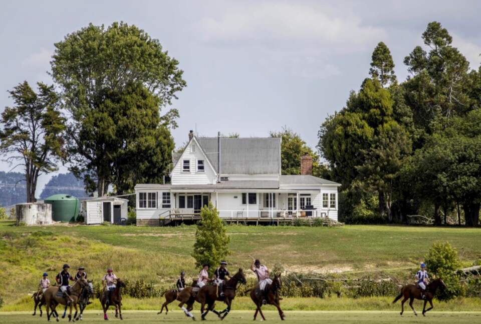 Hololio House - Historic Homestead at Clevedon Polo Club - Auckland, New Zealand