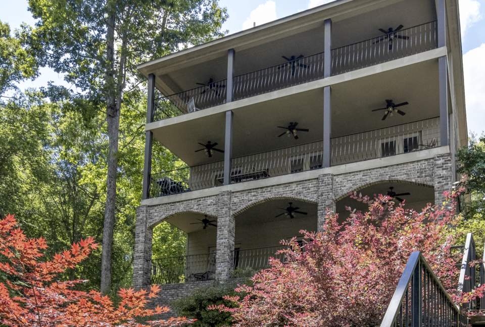 Pickwick Lakefront Luxury - Savannah, Tennessee