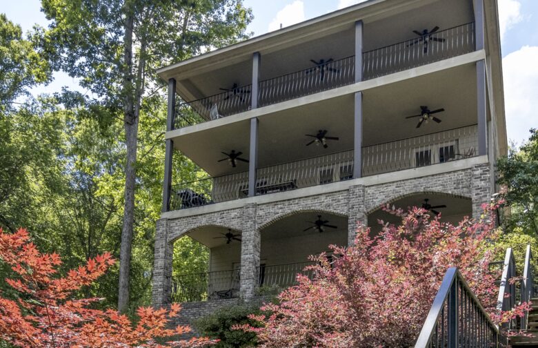 Pickwick Lakefront Luxury - Savannah, Tennessee