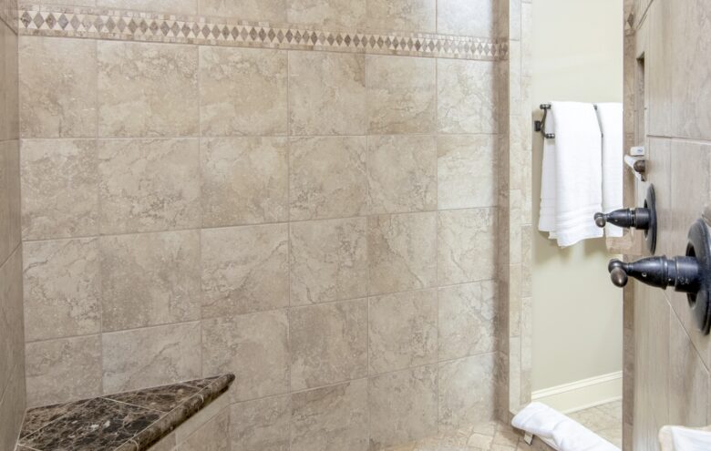 Pickwick Lakefront Luxury - Savannah, Tennessee