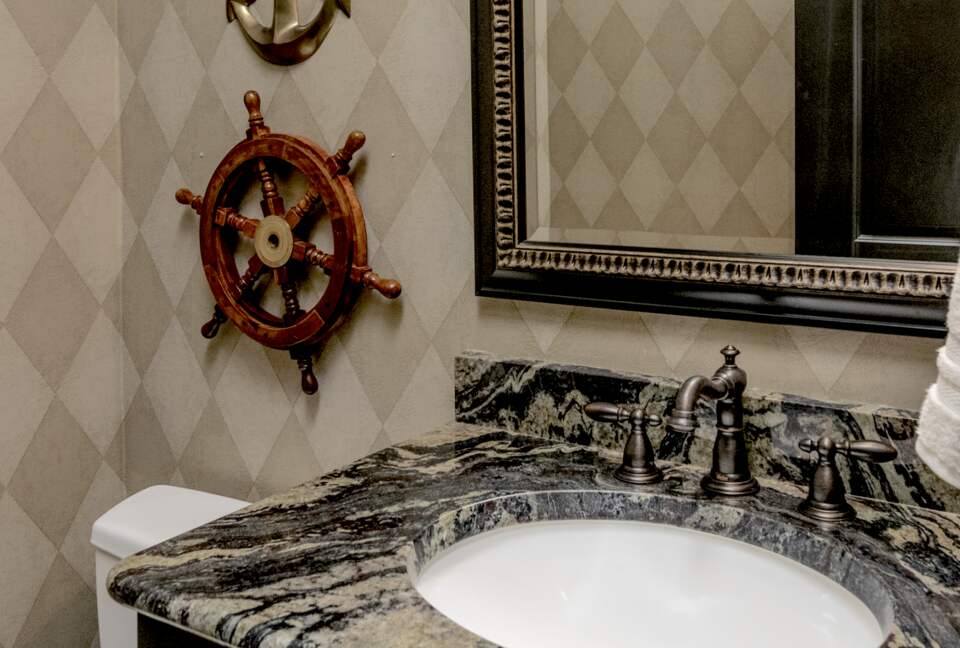 Pickwick Lakefront Luxury - Savannah, Tennessee