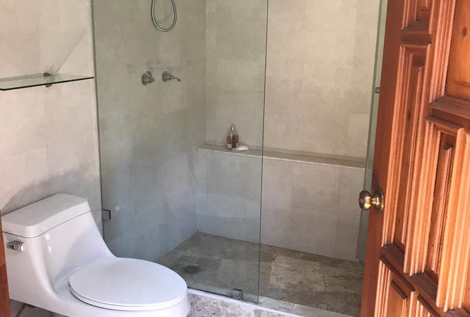 Casa de la Cascada - Lakefront & Waterfall Mexican Multifamily Retreat - Avandaro, Mexico