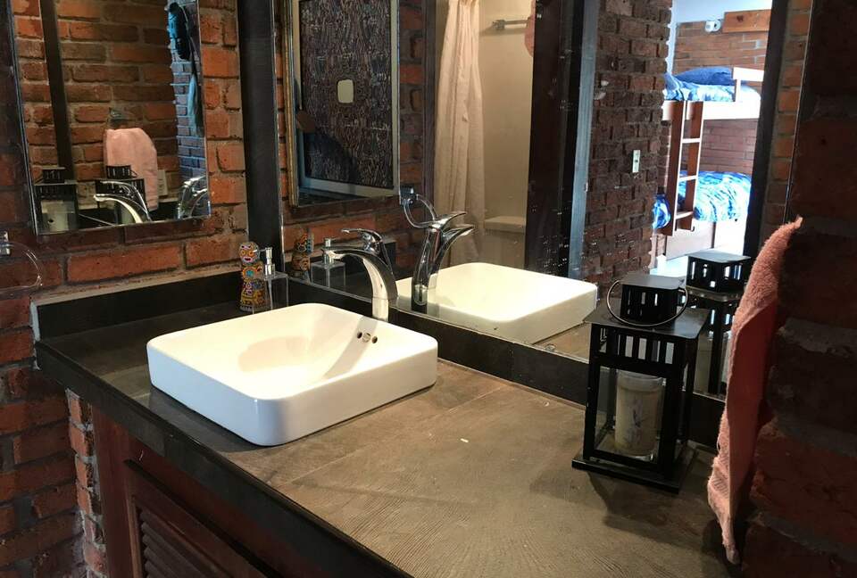 Casa de la Cascada - Lakefront & Waterfall Mexican Multifamily Retreat - Avandaro, Mexico