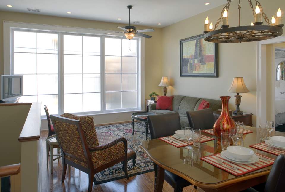 Wedding Cake Mansion Carriage House - Savannah, Georgia