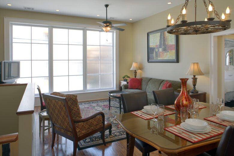 Wedding Cake Mansion Carriage House - Savannah, Georgia