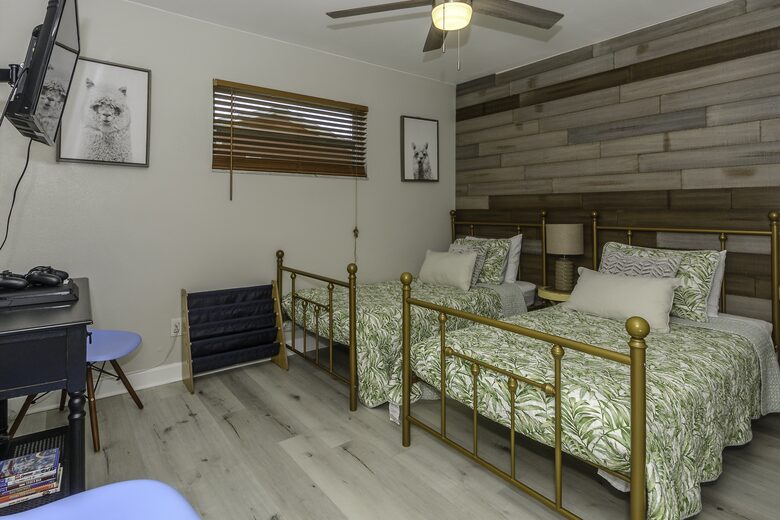 Sea Shell Beach Cottage - Indian Rocks Beach, Florida