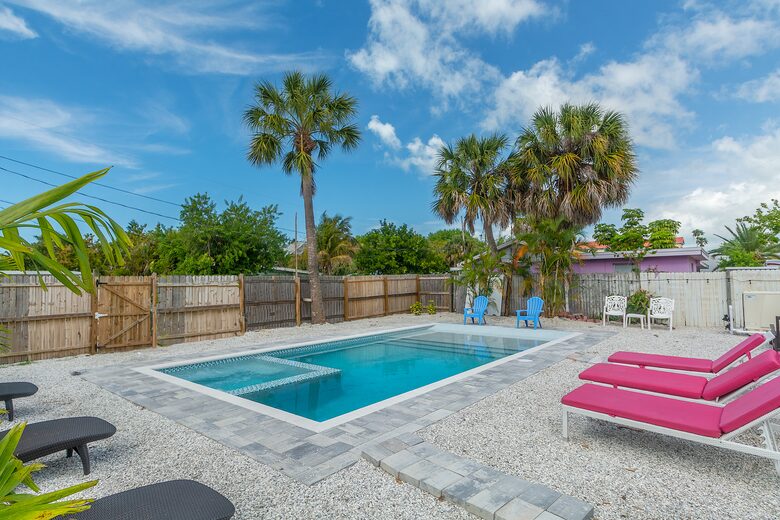 Sea Shell Beach Cottage - Indian Rocks Beach, Florida