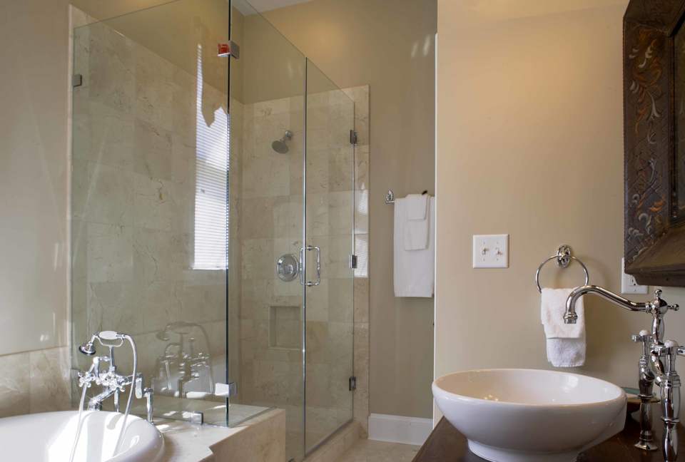 Wedding Cake Mansion Carriage House - Savannah, Georgia