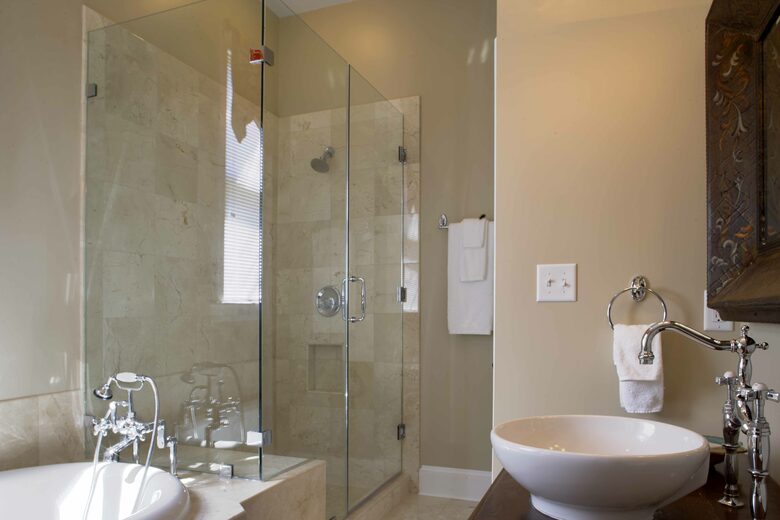 Wedding Cake Mansion Carriage House - Savannah, Georgia