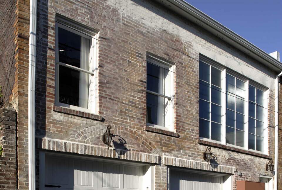 Wedding Cake Mansion Carriage House - Savannah, Georgia