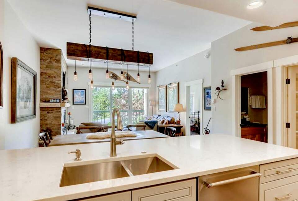 Borders Lodge Luxury Residence - Ski-In/Ski-Out - Avon, Colorado