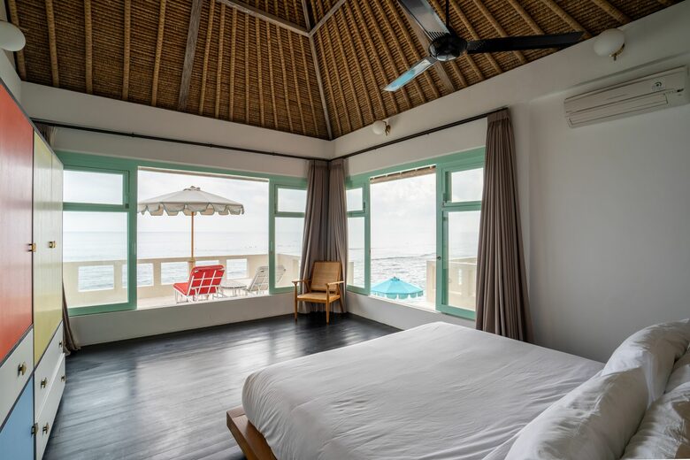 Mandala. The Rocks - Kuta Sel, Indonesia