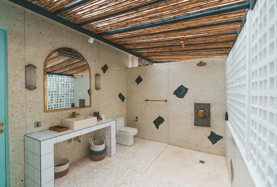 Mandala. The Rocks - Kuta Sel, Indonesia