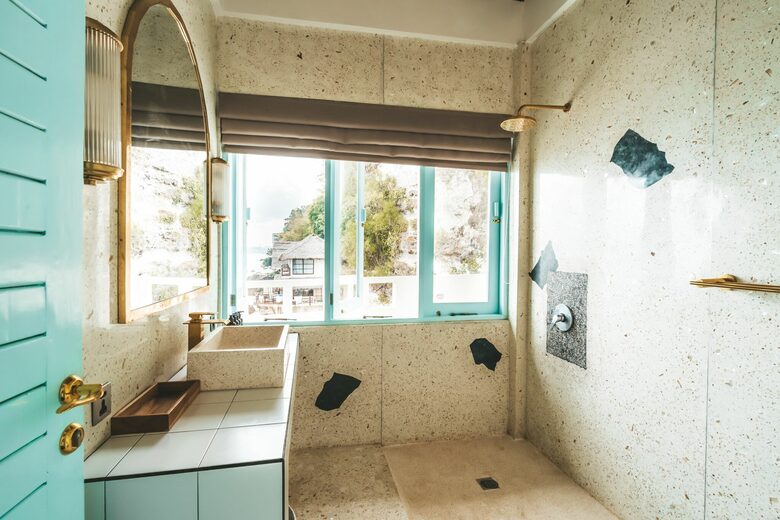 Mandala. The Rocks - Kuta Sel, Indonesia