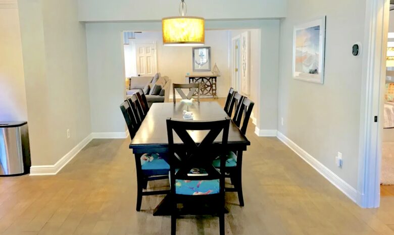 Dining Room with Seating for 8+