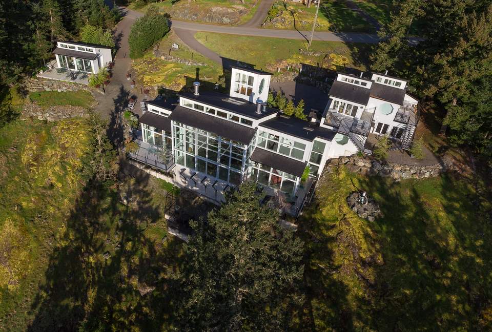 The Glass House on Vancouver Island - Metchosin, Canada