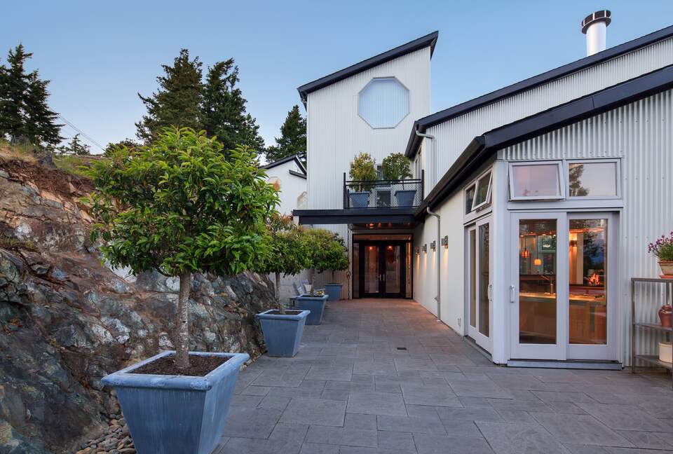 The Glass House on Vancouver Island - Metchosin, Canada