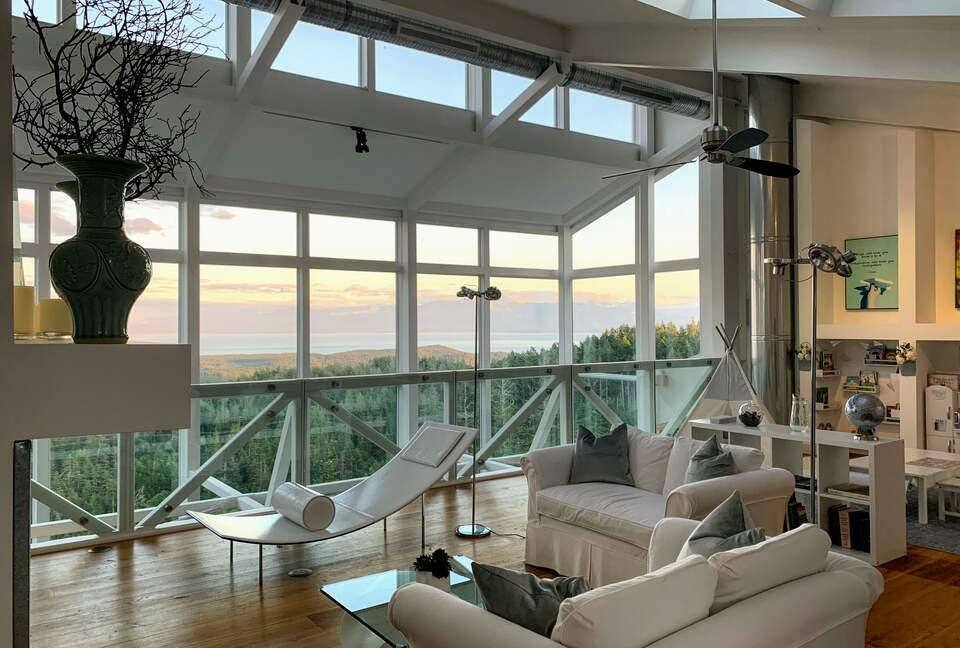 The Glass House on Vancouver Island - Metchosin, Canada