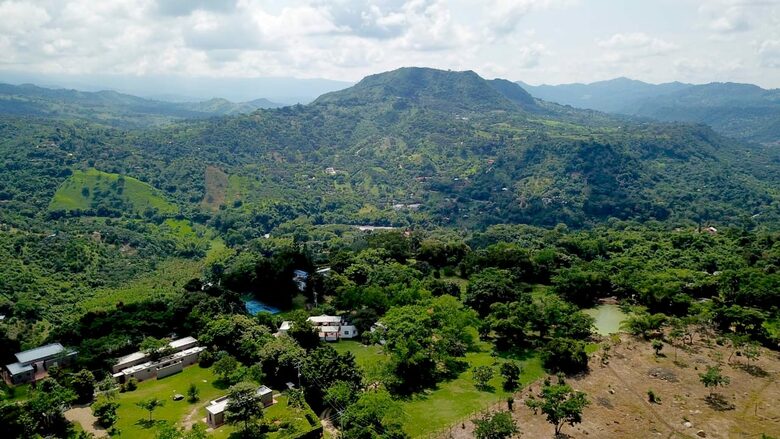 Casa Aya - Fully Staffed High Luxe Estate in Popular Apapoima - Anapoima, Colombia