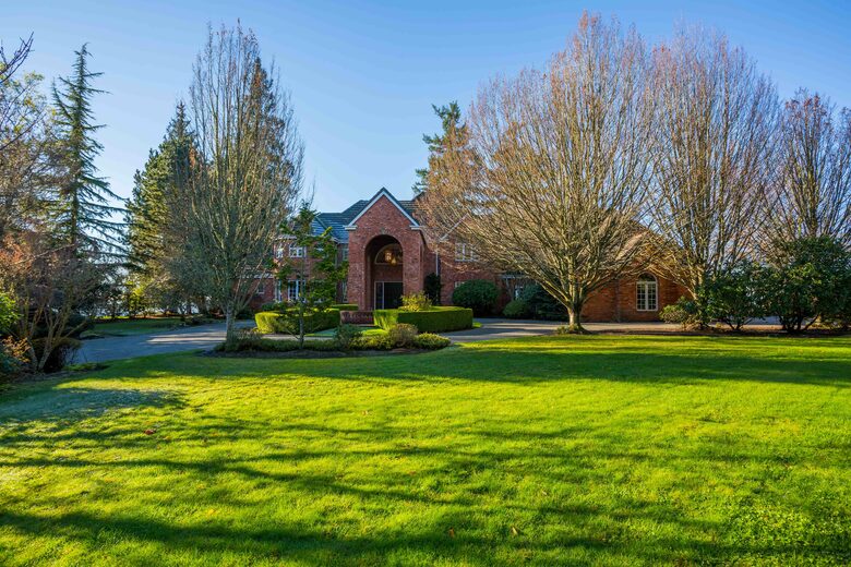 Breathtaking Ocean View Castle Like Home - Edmonds, Washington