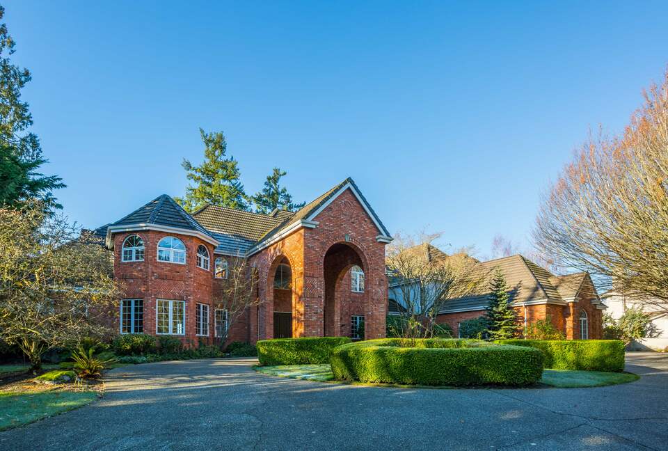 Breathtaking Ocean View Castle Like Home - Edmonds, Washington
