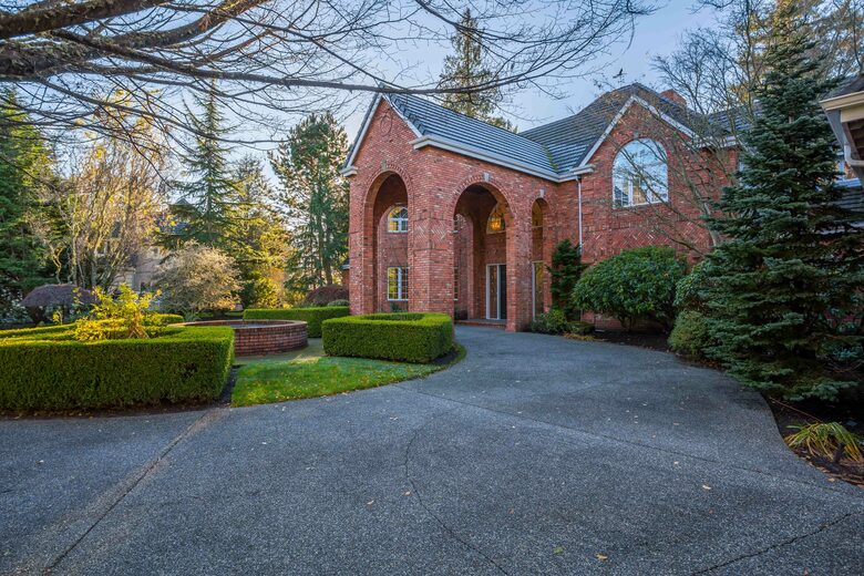Breathtaking Ocean View Castle Like Home - Edmonds, Washington