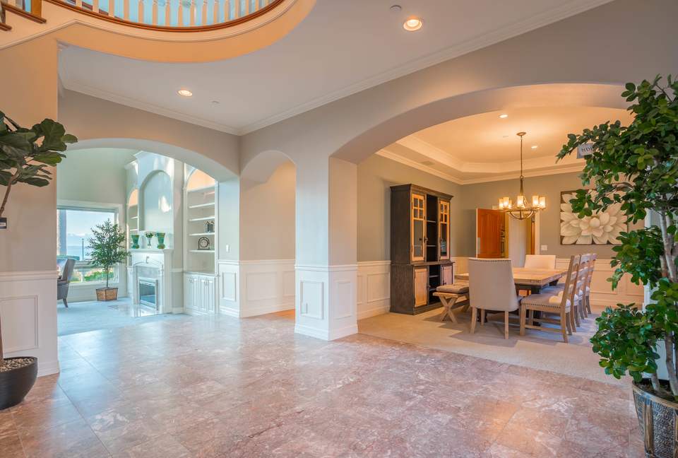 Breathtaking Ocean View Castle Like Home - Edmonds, Washington