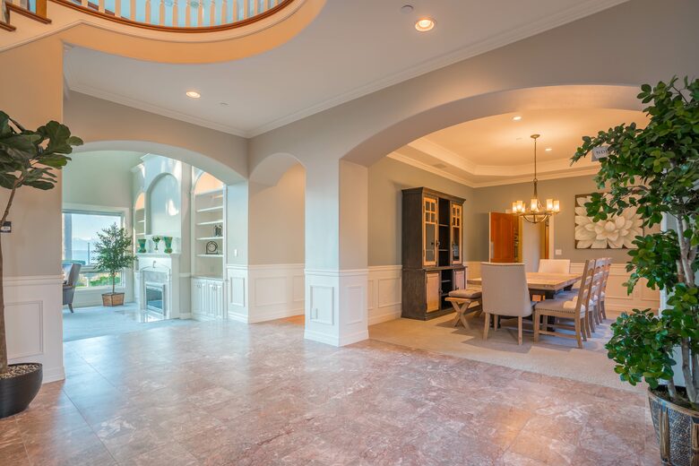 Breathtaking Ocean View Castle Like Home - Edmonds, Washington