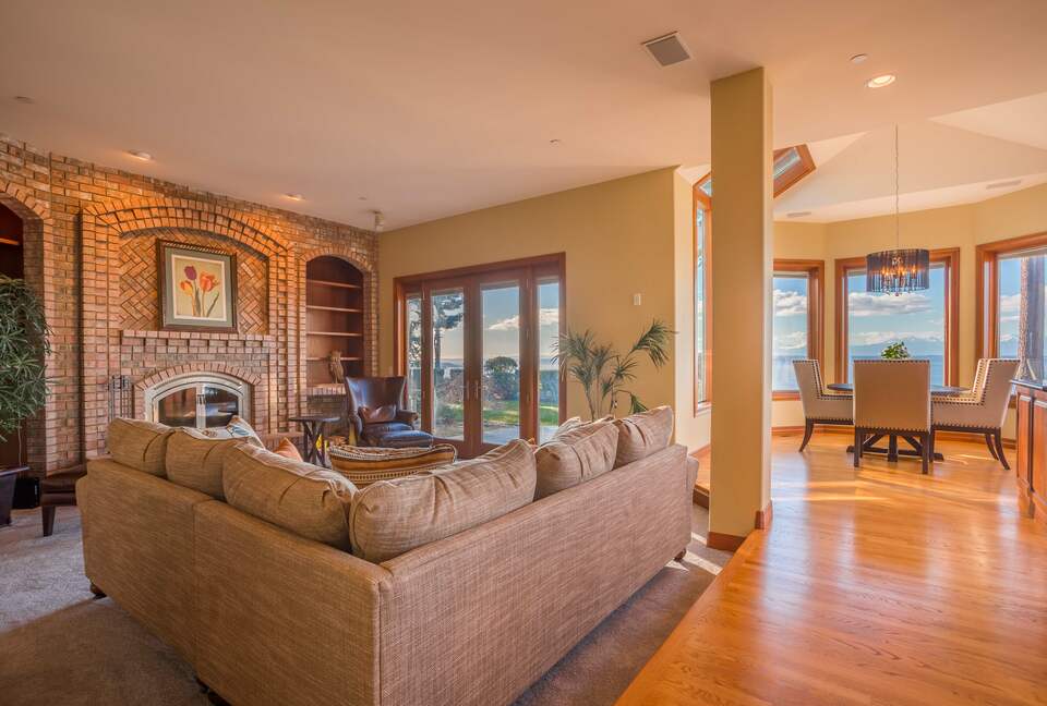 Breathtaking Ocean View Castle Like Home - Edmonds, Washington