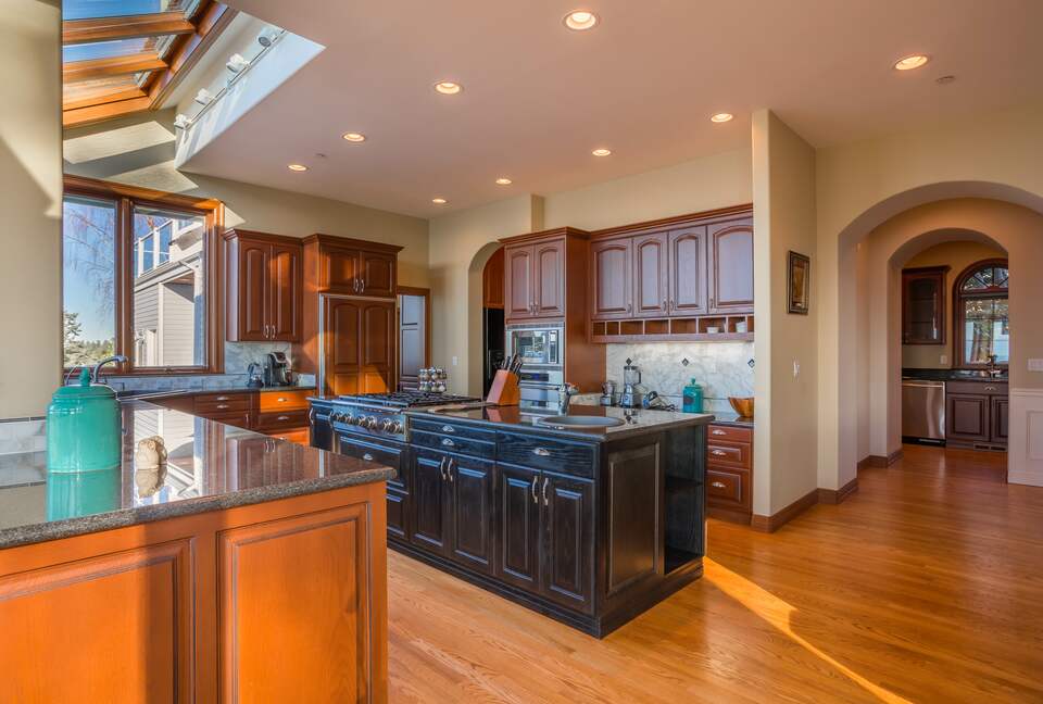 Breathtaking Ocean View Castle Like Home - Edmonds, Washington