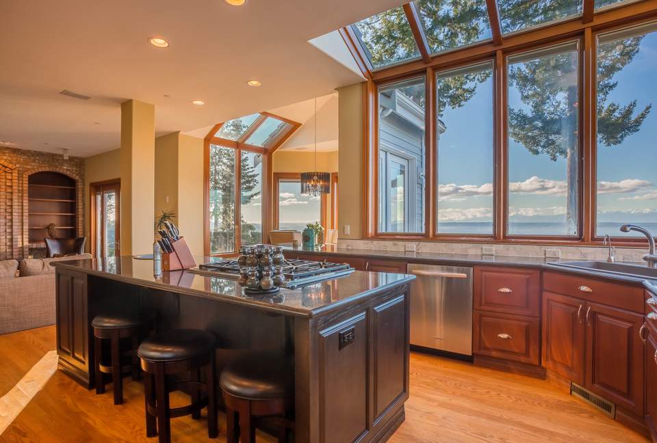 Breathtaking Ocean View Castle Like Home - Edmonds, Washington