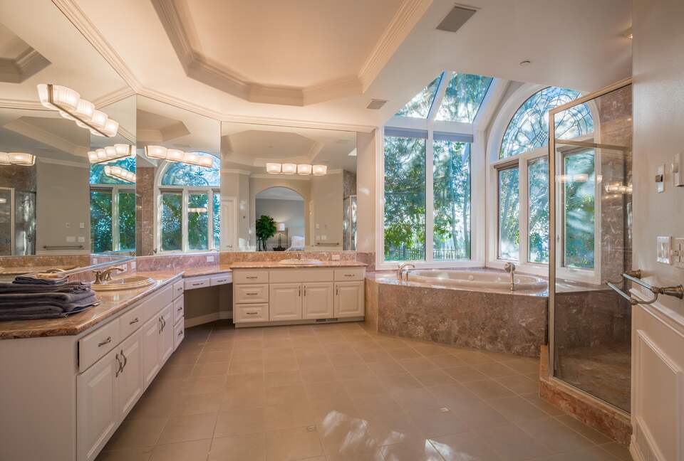 Breathtaking Ocean View Castle Like Home - Edmonds, Washington