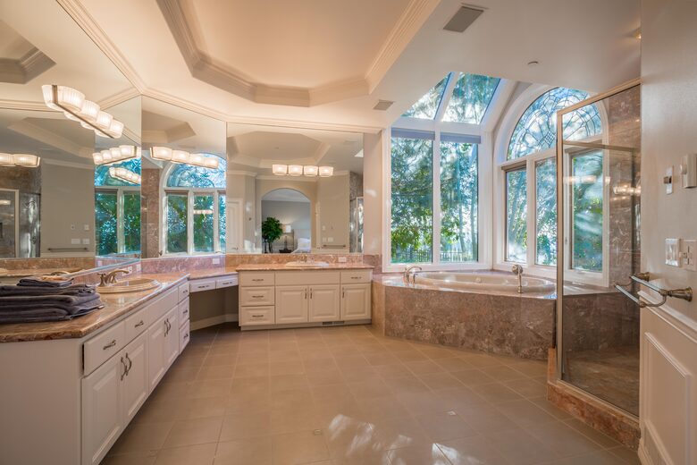 Breathtaking Ocean View Castle Like Home - Edmonds, Washington