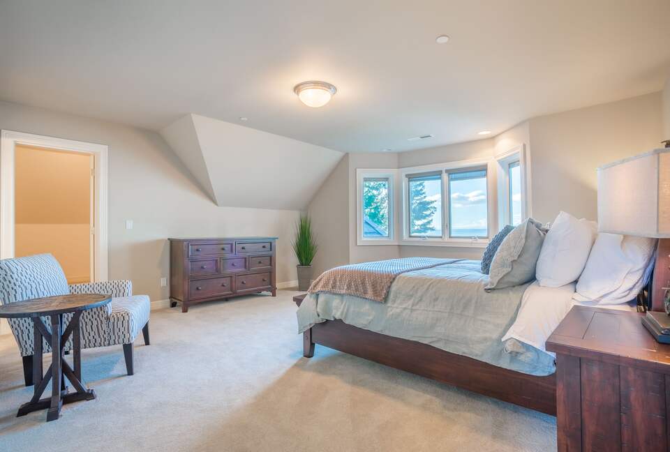 Breathtaking Ocean View Castle Like Home - Edmonds, Washington