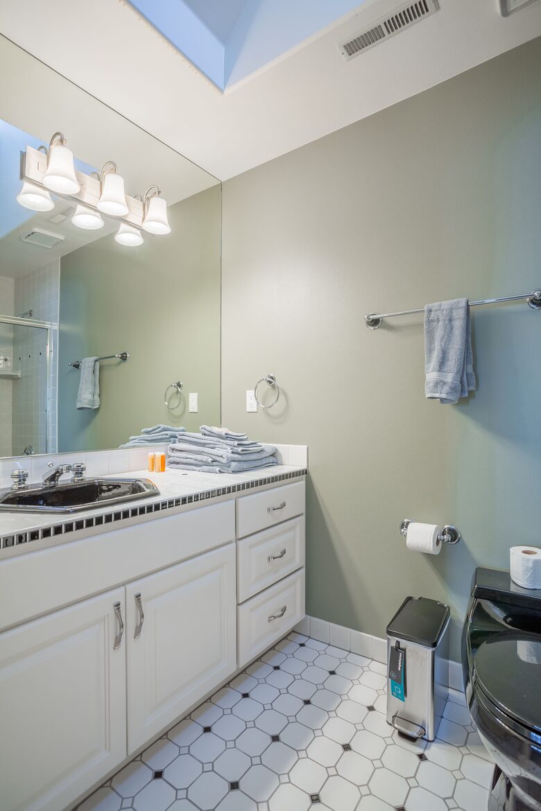 Breathtaking Ocean View Castle Like Home - Edmonds, Washington