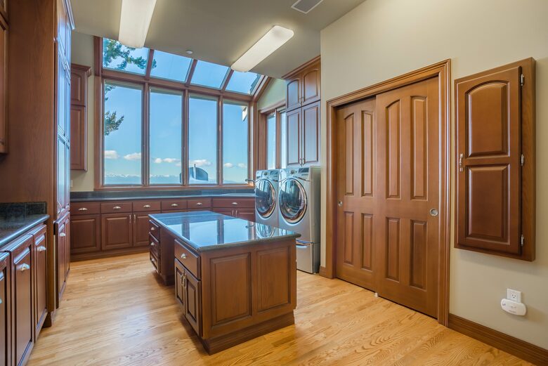 Breathtaking Ocean View Castle Like Home - Edmonds, Washington