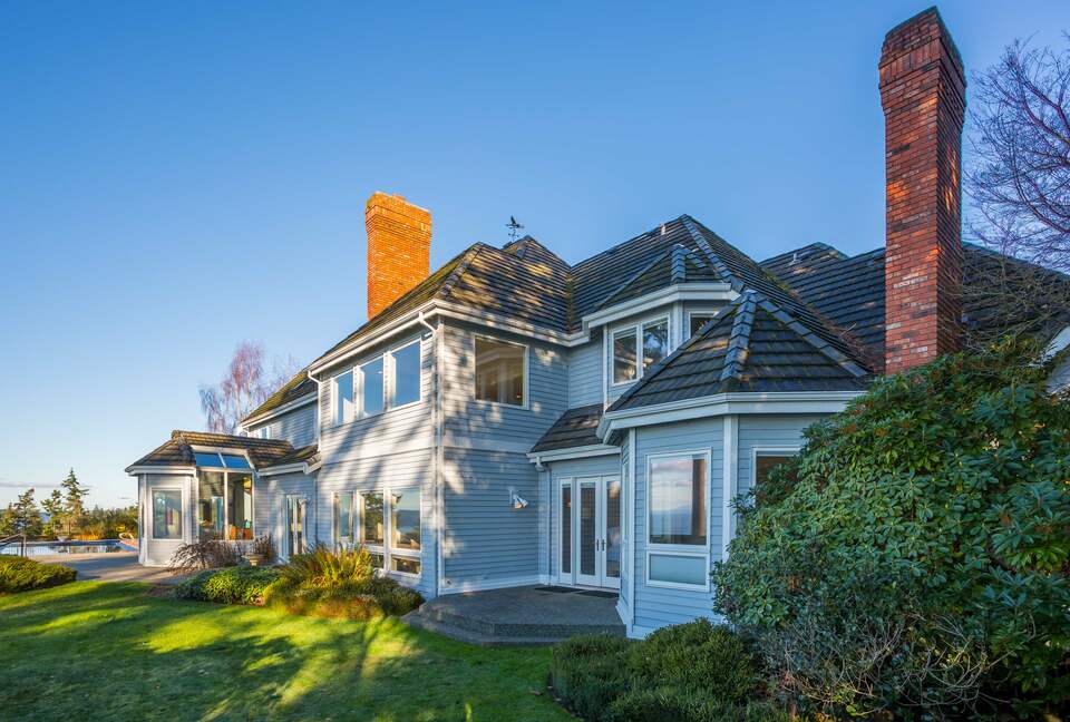 Breathtaking Ocean View Castle Like Home - Edmonds, Washington